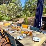 Villa Horizons 3 Etoiles-Spacieuse-Climatisation-Piscine Privee-Terrain De Petanque-Table De Ping-Pong-Quilles-Equipements Sport-Sudsejourconciergerie וילה