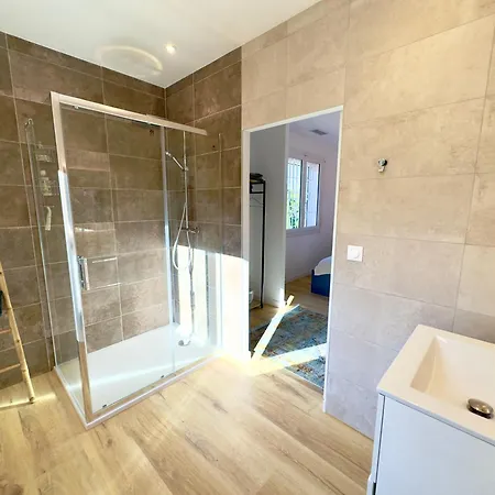 Horizons-spacious & Calm-air Conditioning-pool-5 Bedrooms-sudsejourconciergerie *