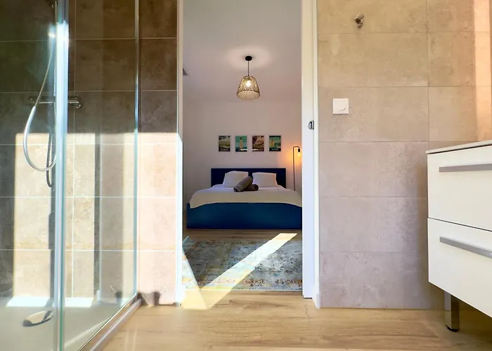 Horizons-spacious & Calm-air Conditioning-pool-5 Bedrooms-sudsejourconciergerie Villa *