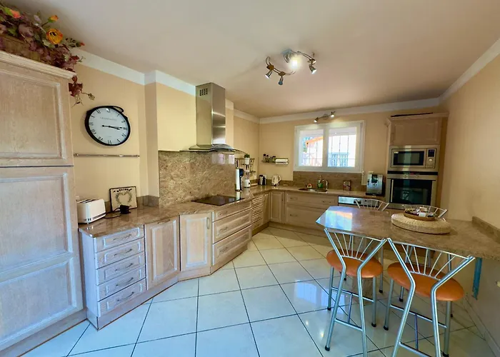 Villa Horizons 3 Etoiles-Spacieuse-Climatisation-Piscine Privee-Terrain De Petanque-Table De Ping-Pong-Quilles-Equipements Sport-Sudsejourconciergerie *