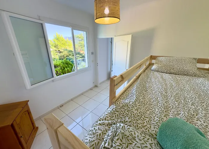 Horizons-spacious & Calm-air Conditioning-pool-5 Bedrooms-sudsejourconciergerie *